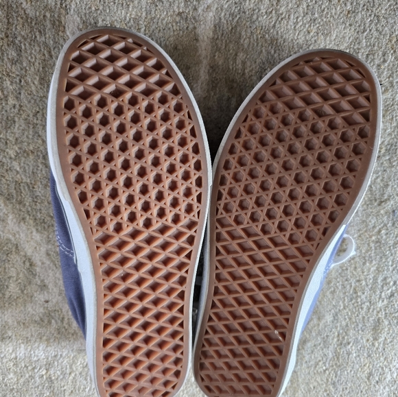 Vans - Picture 4 of 5